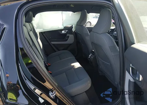 2021 Polestar 2 Launch Edition z USA, uszkodzony, nr VIN LPSED3KA1ML019218